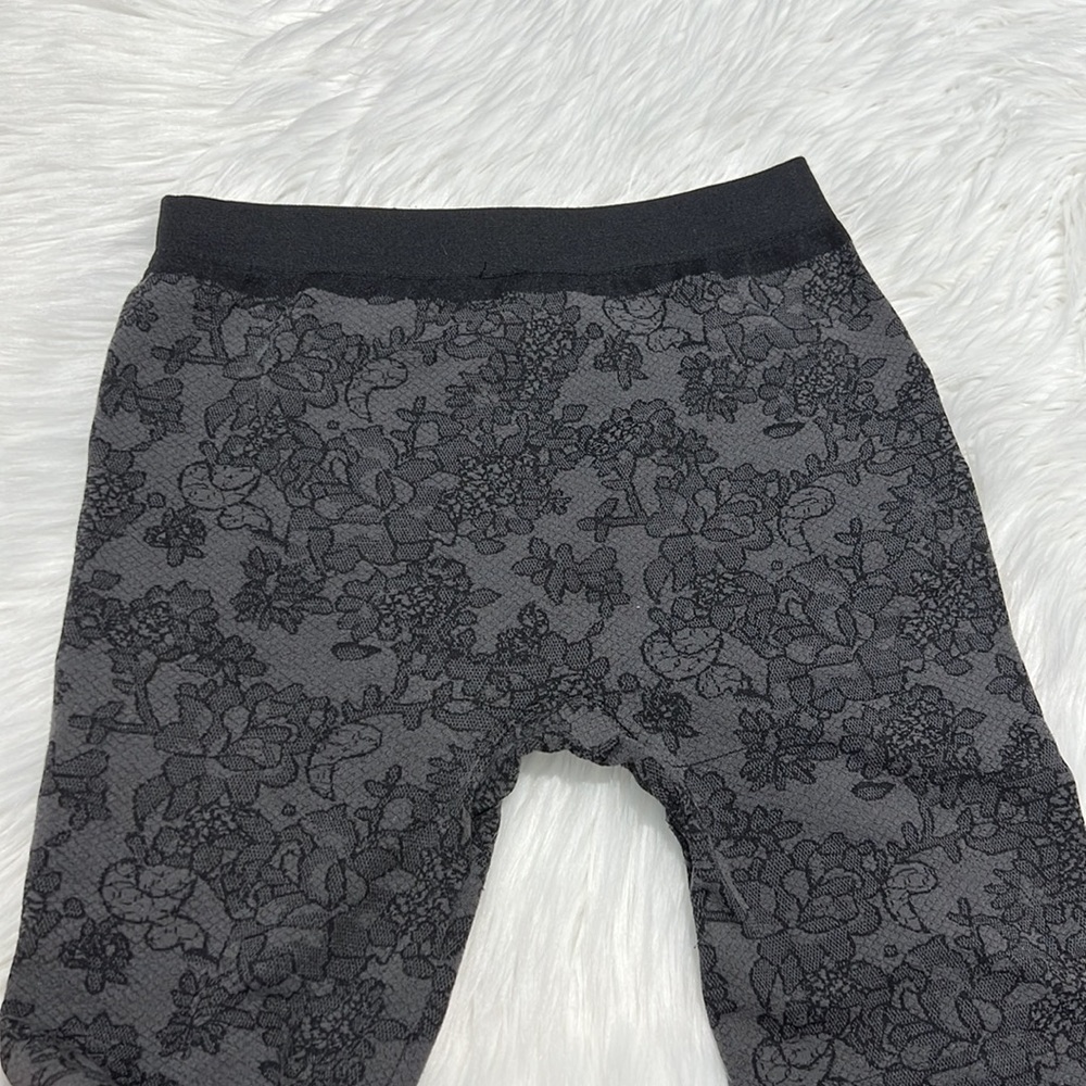 PINK REPUBLIC Fleece Leggings Floral Lace Design Size M